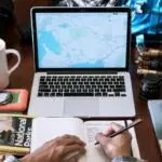 چگونه یک سفر کم هزینه برنامه ریزی کنیم؟