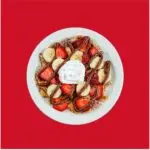 طرز تهیه کرپ نوتلا با توت فرنگی و موز